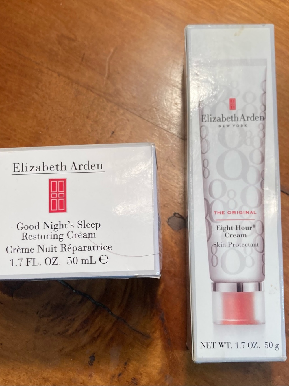 2 Elizabeth Arden Good Night's Sleep and lip Cream - White with Red Accent